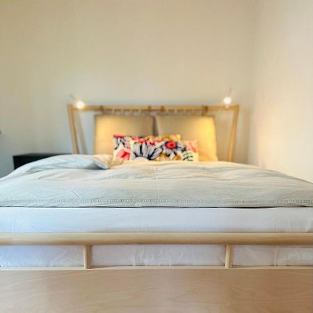 Sunroom 2 Bed Apartment West Town B17 Heidenheim an der Brenz Esterno foto