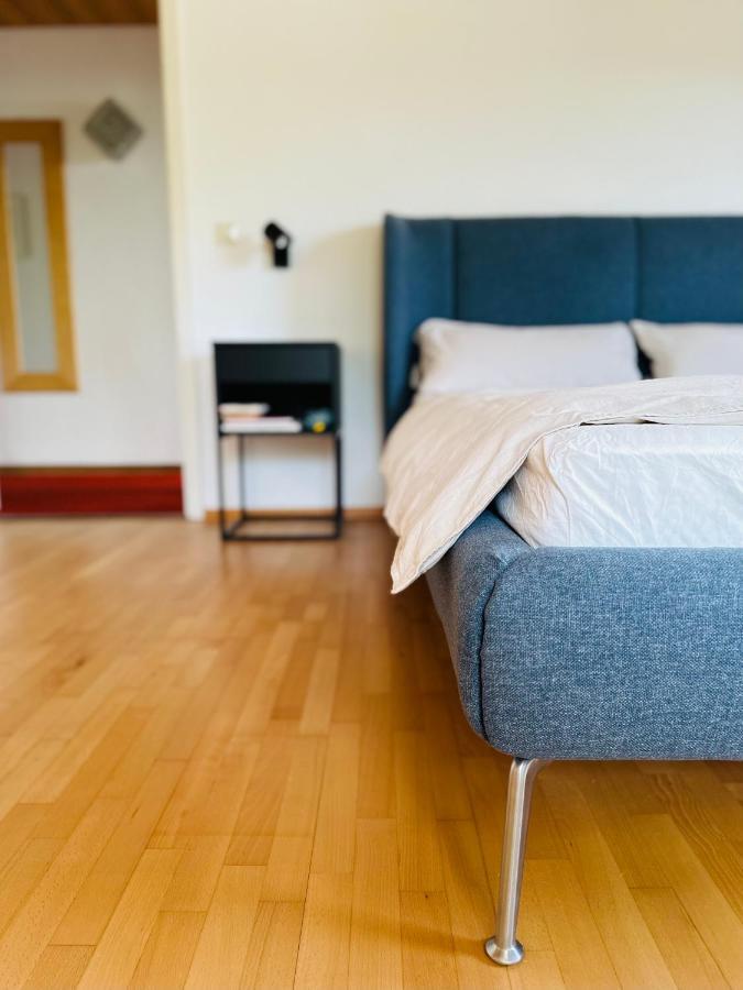 Sunroom 2 Bed Apartment West Town B17 Heidenheim an der Brenz Esterno foto