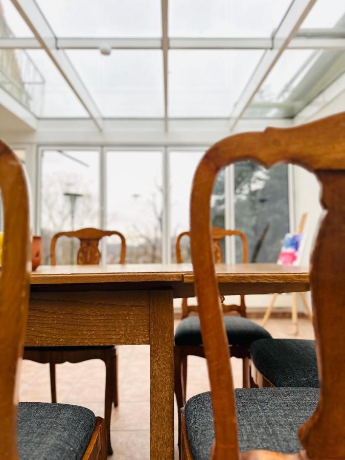 Sunroom 2 Bed Apartment West Town B17 Heidenheim an der Brenz Esterno foto